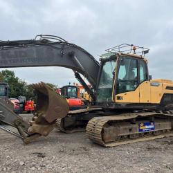 Volvo EC220DL